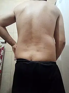 Ezeaxl online show from April 18, 6:34 pm