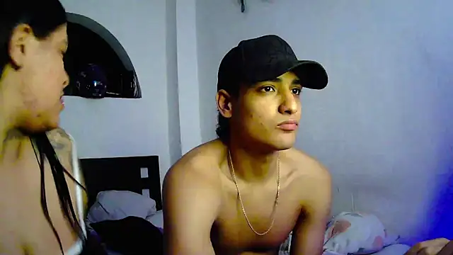 Snapshot of AnyRUSSO chatting on October 24, 2:19 am AnyRUSSO online show from October 24, 2:19 am