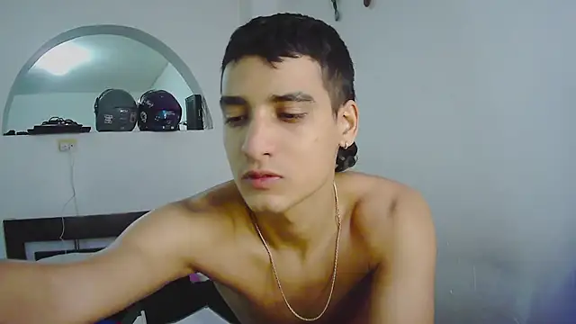 Snapshot of AnyRUSSO chatting on October 28, 8:29 am AnyRUSSO online show from October 28, 8:29 am