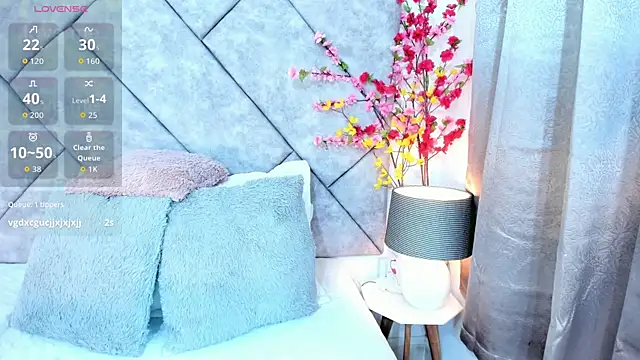  naylaa  online show from April 17, 2:47 am