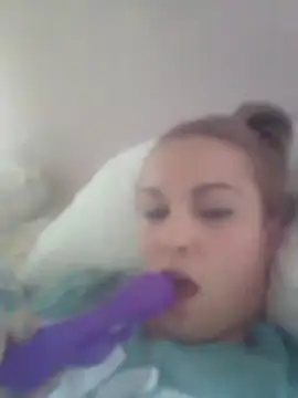 Snapshot of sexysiren93 chatting on October 15, 9:15 pm sexysiren93 online show from October 15, 9:15 pm