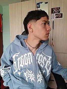 Snapshot of heyy_noah11 chatting on July 19, 7:39 pm heyy noah11 online show from July 19, 7:39 pm
