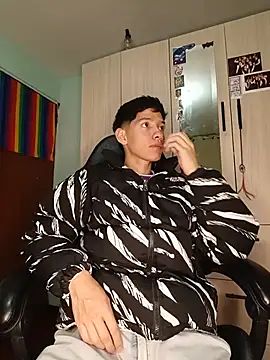 Snapshot of heyy_noah11 chatting on July 21, 2:14 am heyy noah11 online show from July 21, 2:14 am