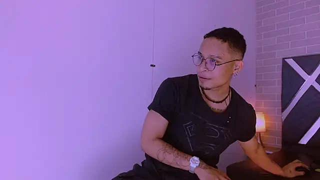 Jayden Morris online show from March 3, 6:58 pm