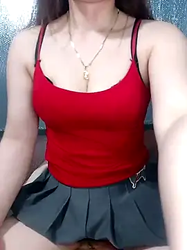LeanaLy online show from June 26, 1:26 pm