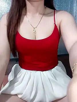 LeanaLy online show from July 7, 11:53 pm