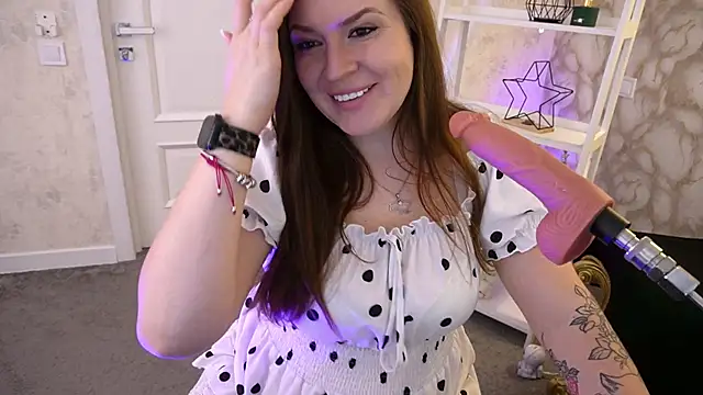 AliceOfWondersS online show from July 31, 7:41 am