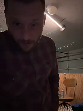 Snapshot of SpeedyFire6 chatting on March 8, 6:39 am SpeedyFire6 online show from March 8, 6:39 am