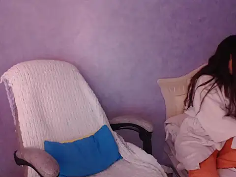 LuckyLisa23 online show from January 5, 5:38 pm