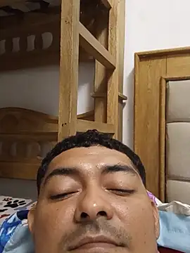 Snapshot of sexyandres_23 chatting on June 25, 11:53 pm sexyandres 23 online show from June 25, 11:53 pm
