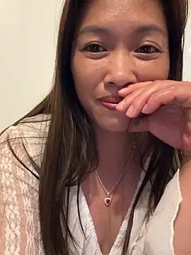 Snapshot of -Paige- chatting on April 28, 2:33 pm -Paige- online show from April 28, 2:33 pm