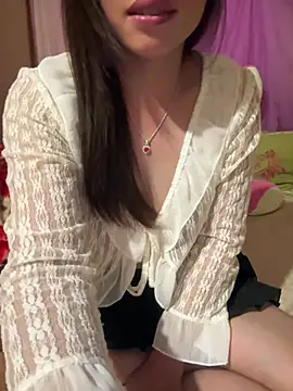 Snapshot of -Paige- chatting on May 1, 12:10 pm -Paige- online show from May 1, 12:10 pm