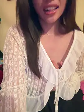 Snapshot of -Paige- chatting on May 2, 12:26 am -Paige- online show from May 2, 12:26 am