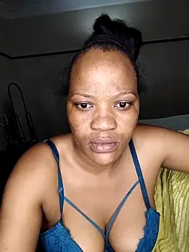 Snapshot of CaramelBoootie chatting on April 20, 4:54 pm CaramelBoootie online show from April 20, 4:54 pm