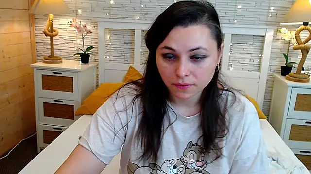 Snapshot of Soft_Lilly chatting on November 28, 5:54 am Soft Lilly online show from November 28, 5:54 am