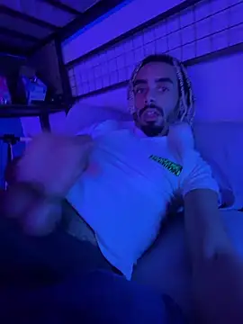 Snapshot of shadespider chatting on March 21, 7:35 am shadespider online show from March 21, 7:35 am