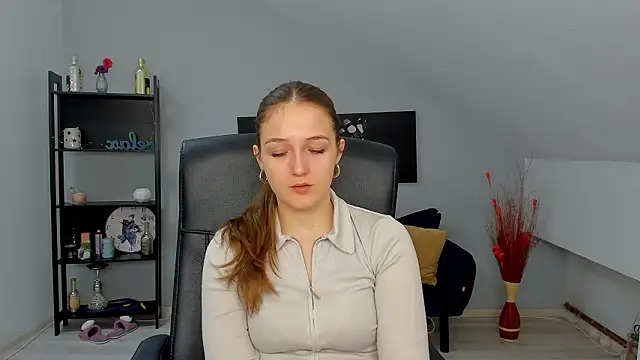 AnneWilsonn online show from March 5, 4:30 am