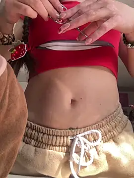 PamelaJonsom  online show from March 4, 1:50 pm