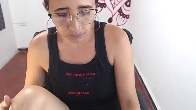 Lucyy Naugthy online show from March 29, 7:58 pm