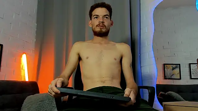 MATEO HUNTER online show from October 20, 1:33 pm