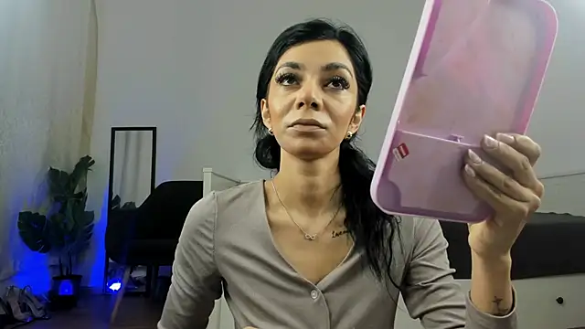 ReneeVoss online show from March 20, 4:28 am