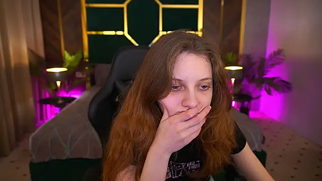 CuteeFoxy online show from March 24, 1:49 pm