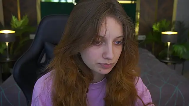 CuteeFoxy online show from April 7, 1:11 pm