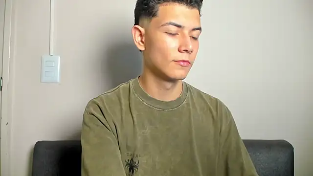 Snapshot of FireGuy_99 chatting on December 19, 3:19 pm FireGuy 99 online show from December 19, 3:19 pm