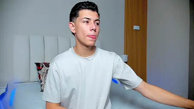 Snapshot of FireGuy_99 chatting on January 7, 1:02 pm FireGuy 99 online show from January 7, 1:02 pm