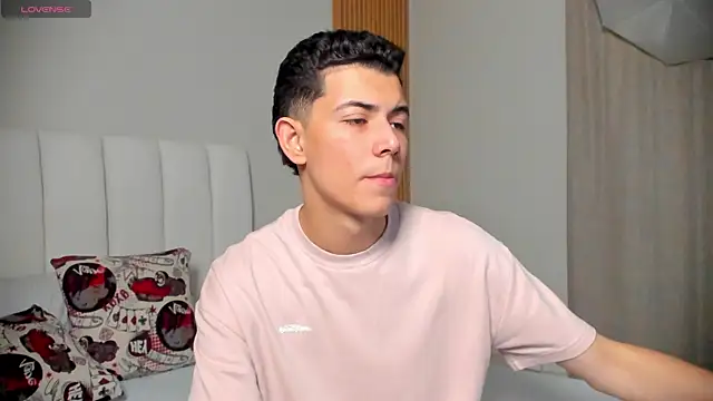 Snapshot of FireGuy_99 chatting on January 9, 1:14 pm FireGuy 99 online show from January 9, 1:14 pm