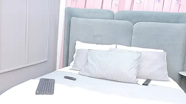 NaughtyHally  online show from March 9, 12:09 pm