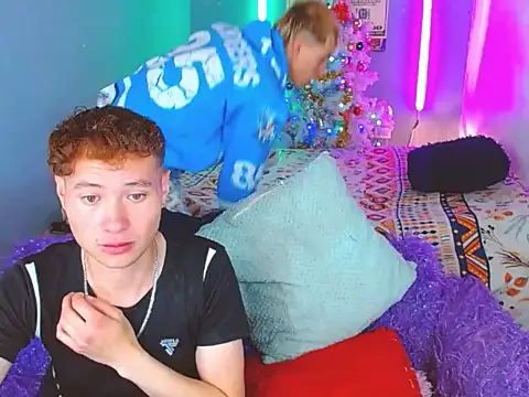 Snapshot of Latin_boysxxxx chatting on December 1, 4:12 pm Latin boysxxxx online show from December 1, 4:12 pm