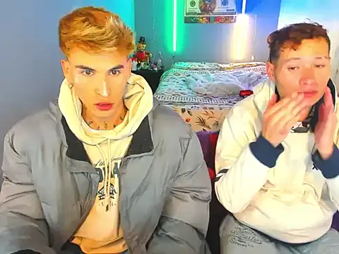 Snapshot of Latin_boysxxxx chatting on February 7, 3:10 am Latin boysxxxx online show from February 7, 3:10 am