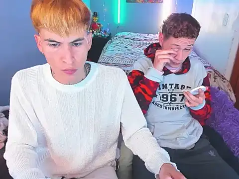 Snapshot of Latin_boysxxxx chatting on February 8, 2:59 am Latin boysxxxx online show from February 8, 2:59 am
