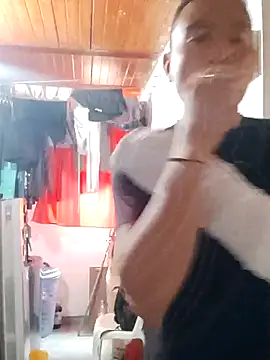 Rhosynn online show from April 3, 9:46 pm