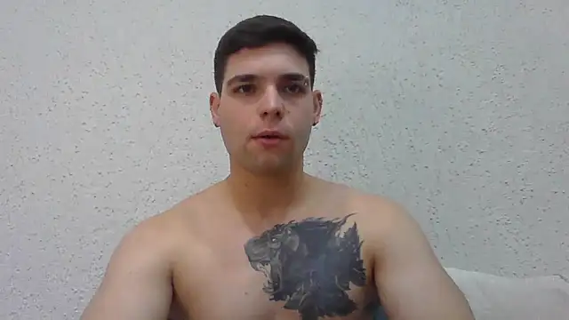 Snapshot of Zure-xxx chatting on July 7, 9:08 pm Zure-xxx online show from July 7, 9:08 pm