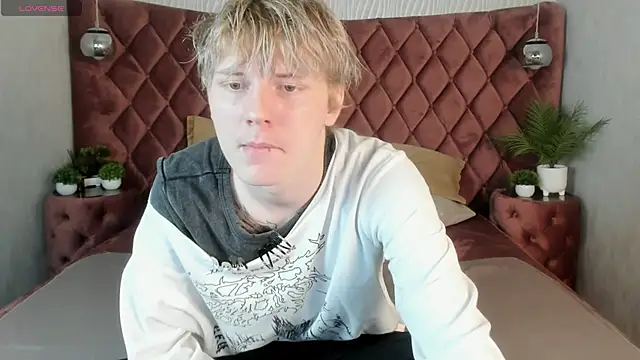 KevinMilky online show from October 16, 2:40 pm