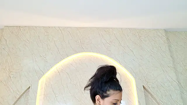 Snapshot of Antonella_Russo1 chatting on May 25, 1:39 pm Antonella Russo1 online show from May 25, 1:39 pm