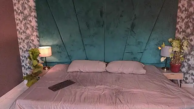 Aaron Eze online show from March 14, 12:21 pm