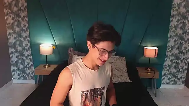 Aaron Eze online show from June 2, 2:08 pm