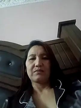 Bigtitsass81 online show from November 10, 4:17 pm