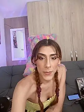 Snapshot of Ariadnne16 chatting on November 11, 3:01 pm Ariadnne16 online show from November 11, 3:01 pm