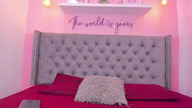 Sophiia 77 online show from February 24, 7:45 pm