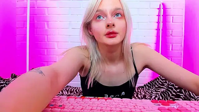 AlessaKiss online show from June 11, 2:33 am