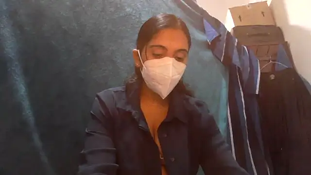 shainiasha1 online show from June 6, 4:44 pm