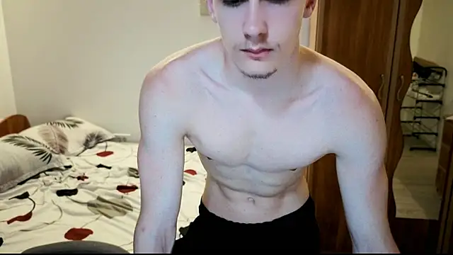 Snapshot of BradyFlint chatting on June 29, 7:47 pm BradyFlint online show from June 29, 7:47 pm