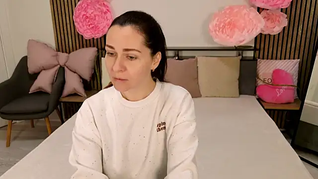 DitaNoir online show from February 10, 7:23 am