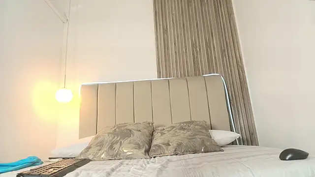 Snapshot of EvaaSinclair chatting on March 2, 8:04 pm EvaaSinclair online show from March 2, 8:04 pm