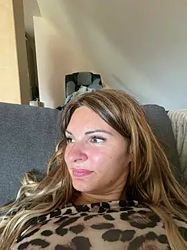 kinkysarahx online show from July 12, 9:44 am