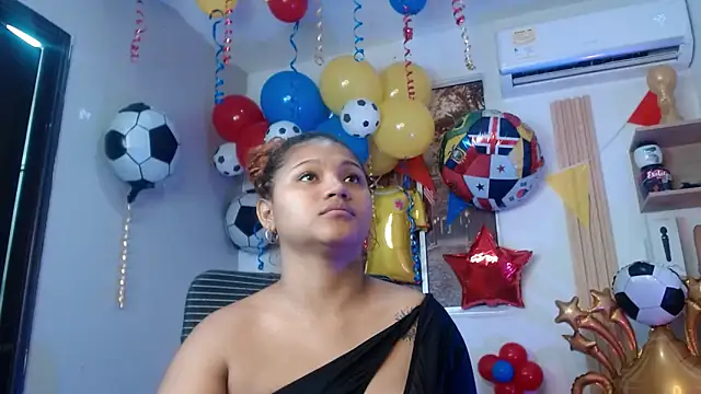 Snapshot of miel_alisha chatting on June 12, 2:38 pm miel alisha online show from June 12, 2:38 pm